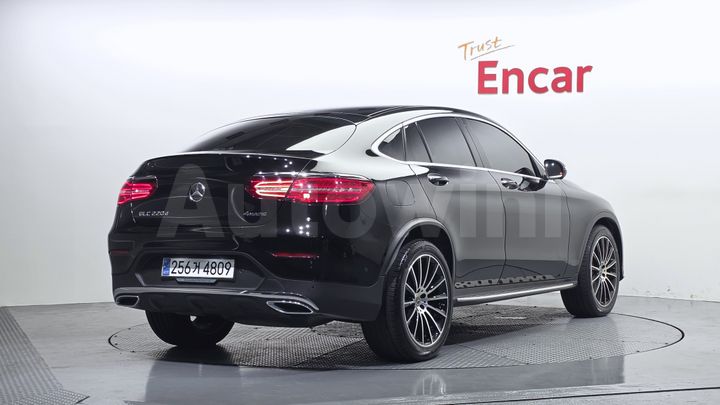 Mercedes-Benz GLC Class 2018 — 2