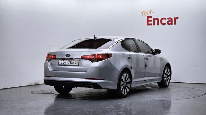 Kia K5 2011 — 2