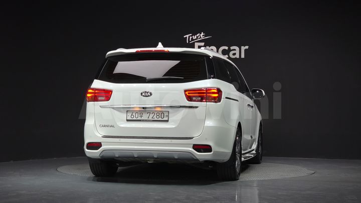 Kia Carnival 2019 — 4