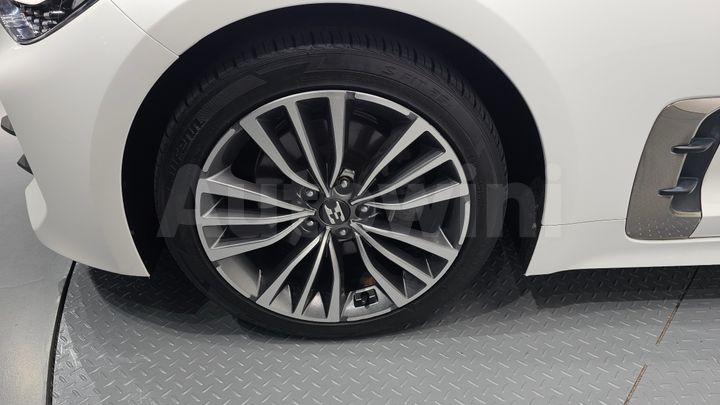Kia Stinger 2018 — 5