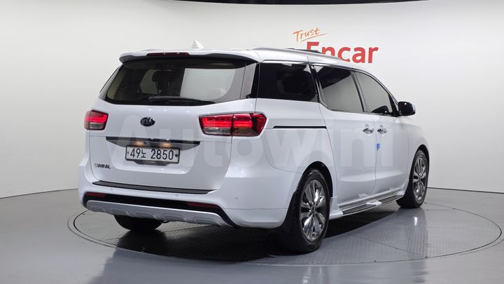 Kia Carnival 2015 — 2
