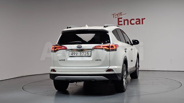 Toyota RAV4 2018 — 3