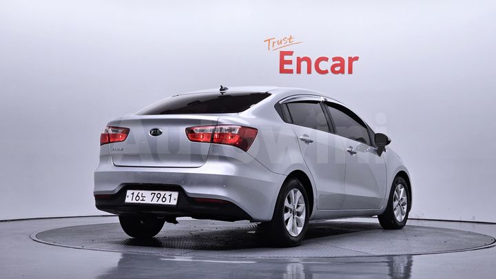 Kia Pride 2015 — 2