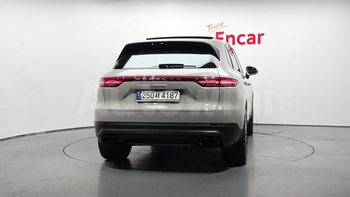 Porsche Cayenne 2023 — 4