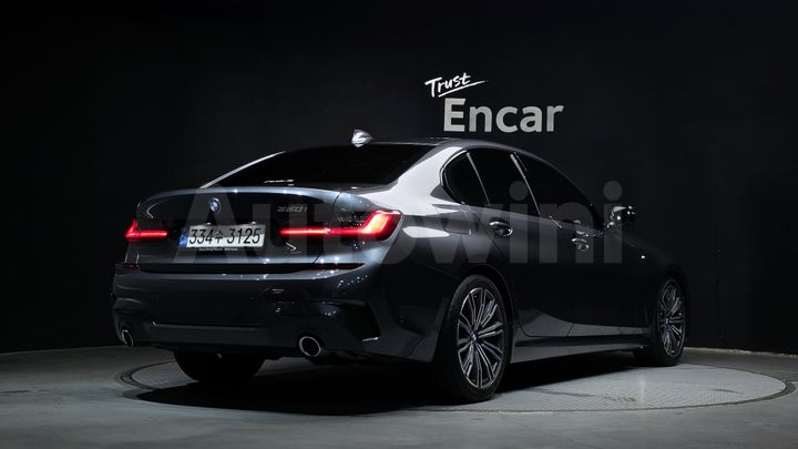 BMW 3 Series 2021 — 3