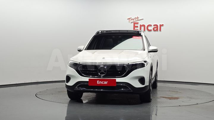 Mercedes-Benz EQB 2022 — 2