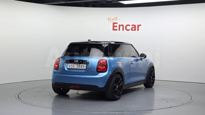 Mini Cooper 2018 — 2