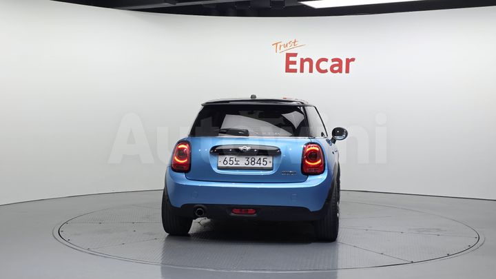 Mini Cooper 2018 — 4