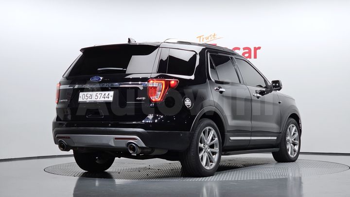 Ford Explorer 2017 — 2