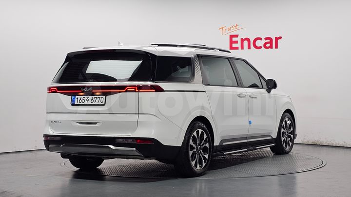Kia Carnival 2023 — 2