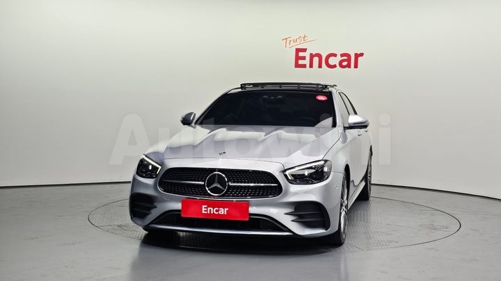 Mercedes-Benz E Class 2022 — 3