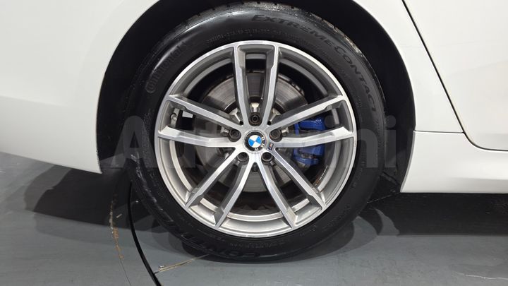 BMW 5 Series 2017 — 5