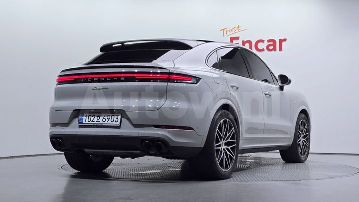 Porsche Cayenne 2025 — 2