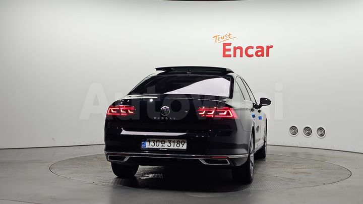 Volkswagen Passat 2022 — 4