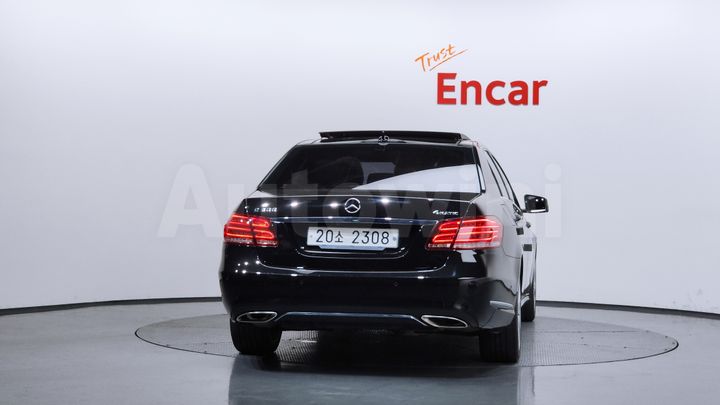 Mercedes-Benz E Class 2015 — 4