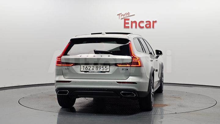 Volvo V60 2021 — 3