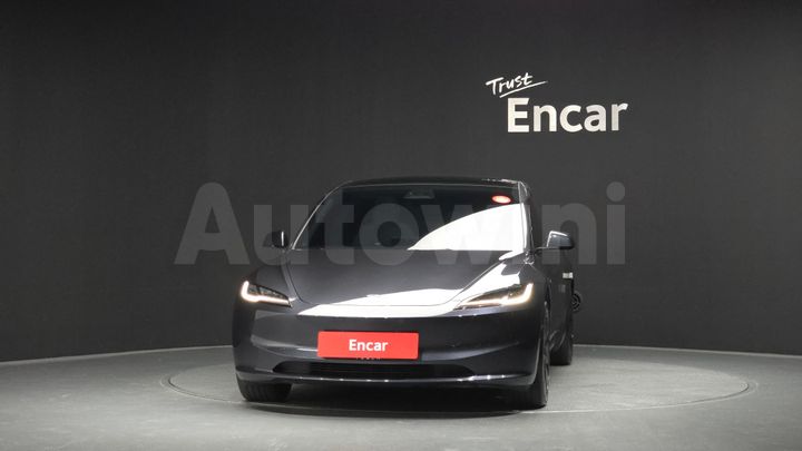 Tesla Model 3 2025 — 3