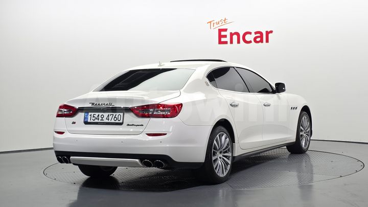 Maserati Quattroporte