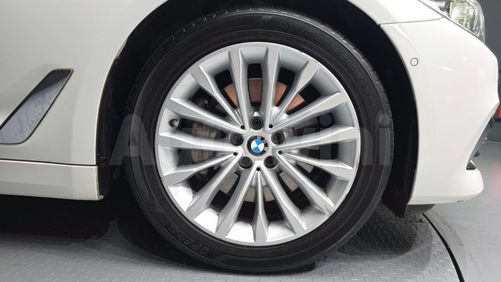 BMW 5 Series 2020 — 5