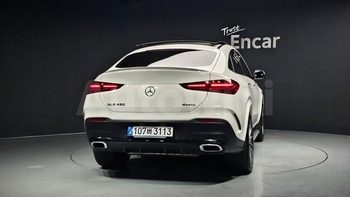 Mercedes Benz GLE Class 2026 — 4
