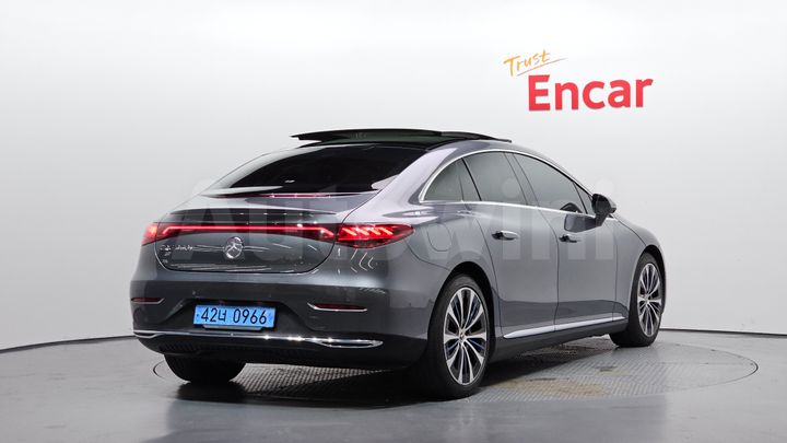 Mercedes Benz EQE