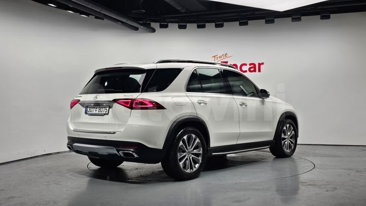 Mercedes Benz GLE Class 2023 — 2