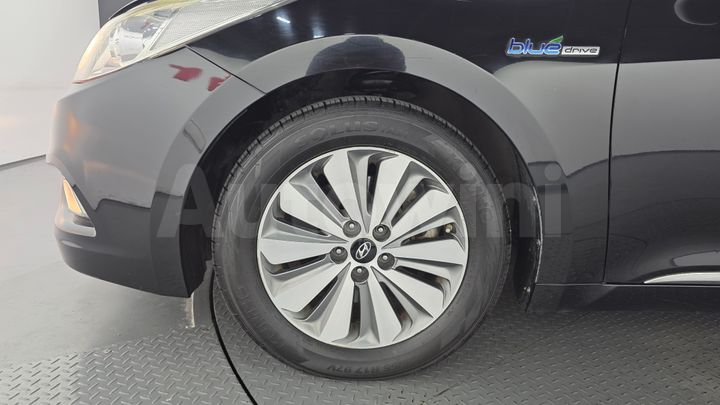 Hyundai Grandeur 2015 — 5
