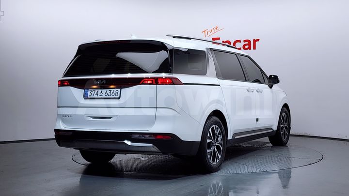 Kia Carnival 2023 — 3