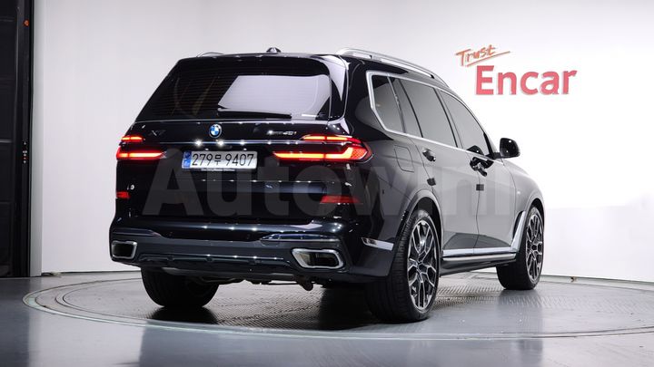 BMW X7 2024 — 2