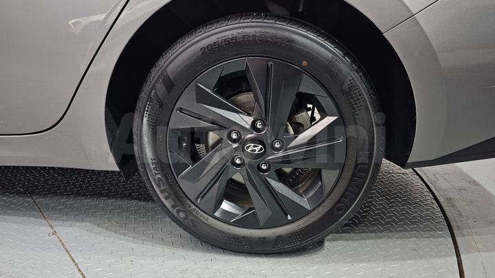 Hyundai Avante 2022 — 5