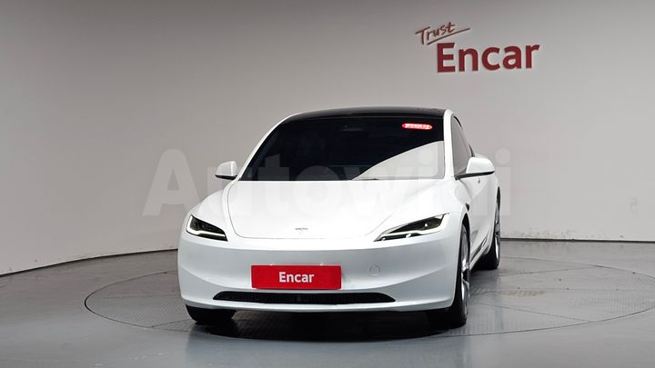 Tesla Model 3 2024 — 2