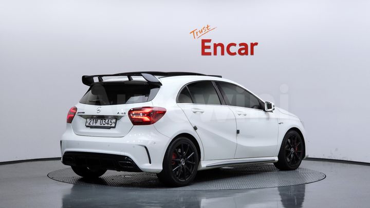 Mercedes-Benz A Class 2017 — 2