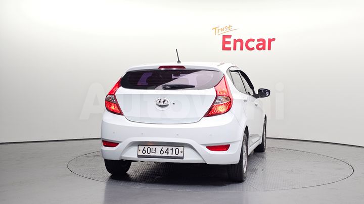 Hyundai Accent 2012 — 4