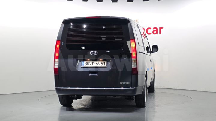 Hyundai Staria 2022 — 4
