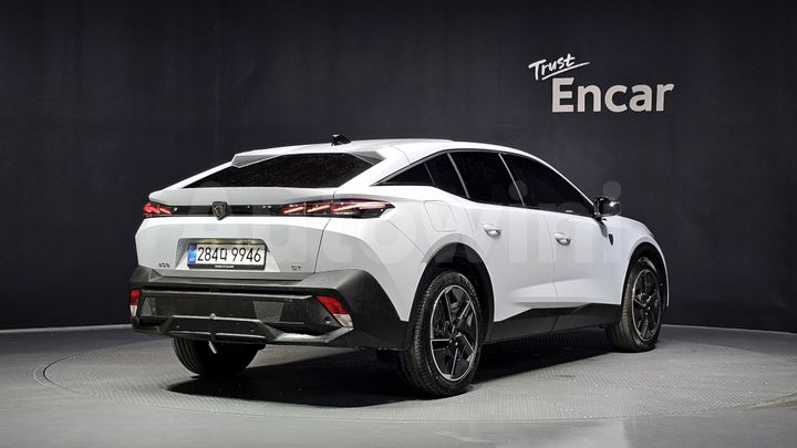 Peugeot 408