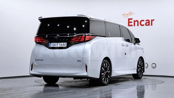 Toyota Alphard 2025 — 2