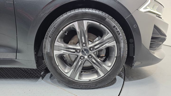 Kia K5 2023 — 5