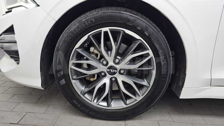 Kia K5 2022 — 5
