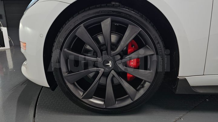 Tesla Model 3 2020 — 5