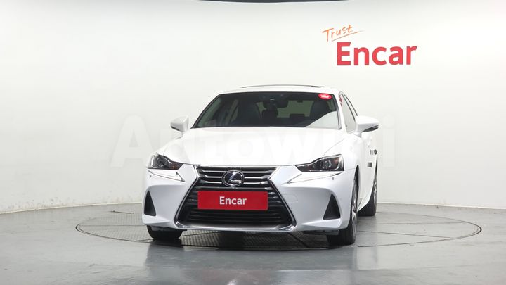 Lexus IS 2017 — 3