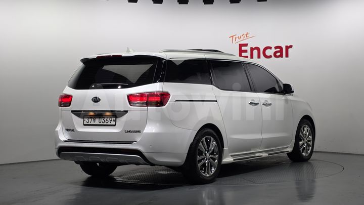 Kia Carnival 2017 — 2