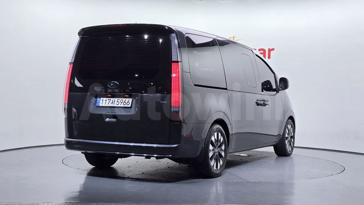 Hyundai Staria 2023 — 2