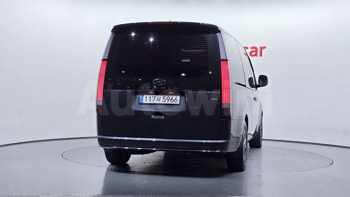 Hyundai Staria 2023 — 4