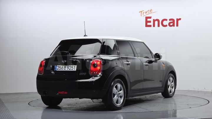 Mini Cooper 2017 — 2