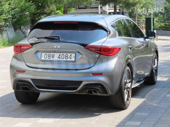 Infiniti Q 2017 — 3