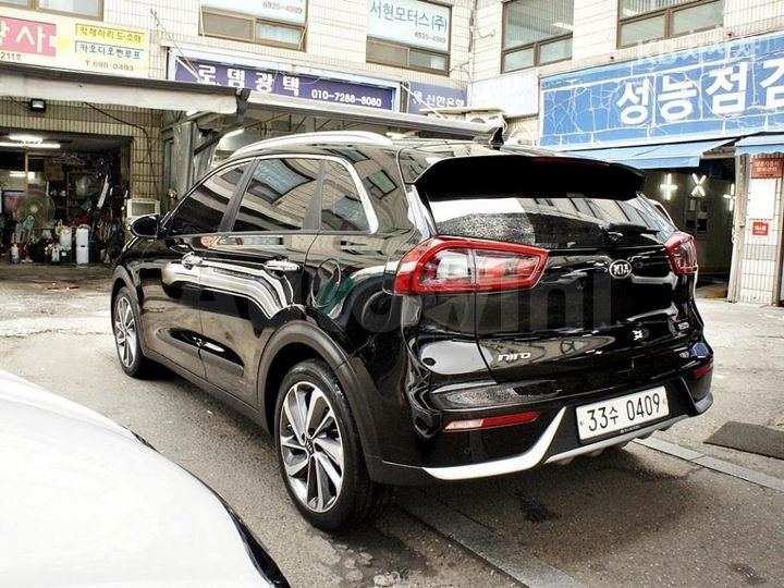 Kia Niro 2017 KNACB81CGHA016257 — 4