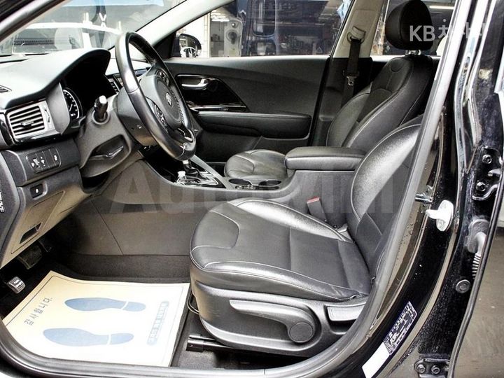 Kia Niro 2017 KNACB81CGHA016257 — 5