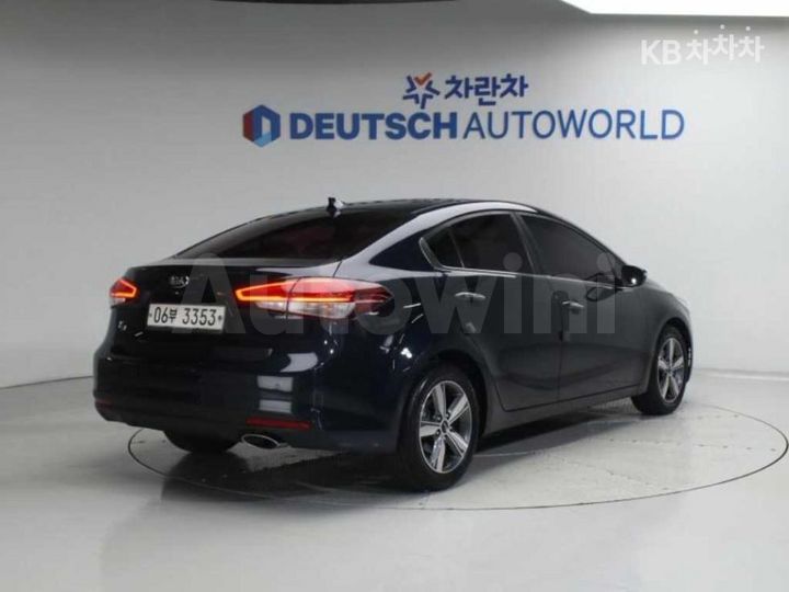 Kia K3 2018 KNAFK412BJA794642 — 2