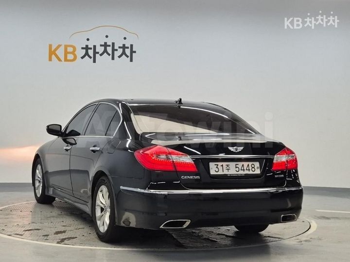 Hyundai Genesis 2012 KMHGA41BBCU155478 — 2