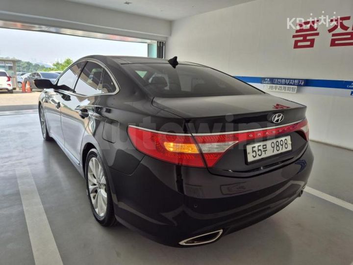 Hyundai Grandeur 2012 KMHFH41EBCA203729 — 4